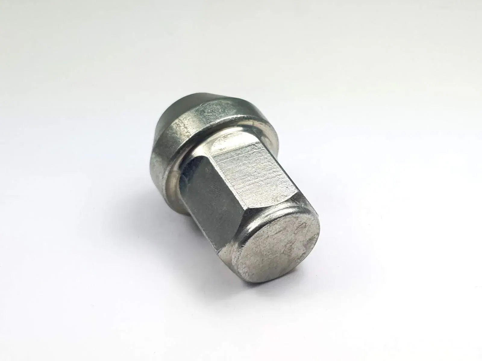Radmuttern M12x1,25 33 SW17 Kegelbund 60° silber