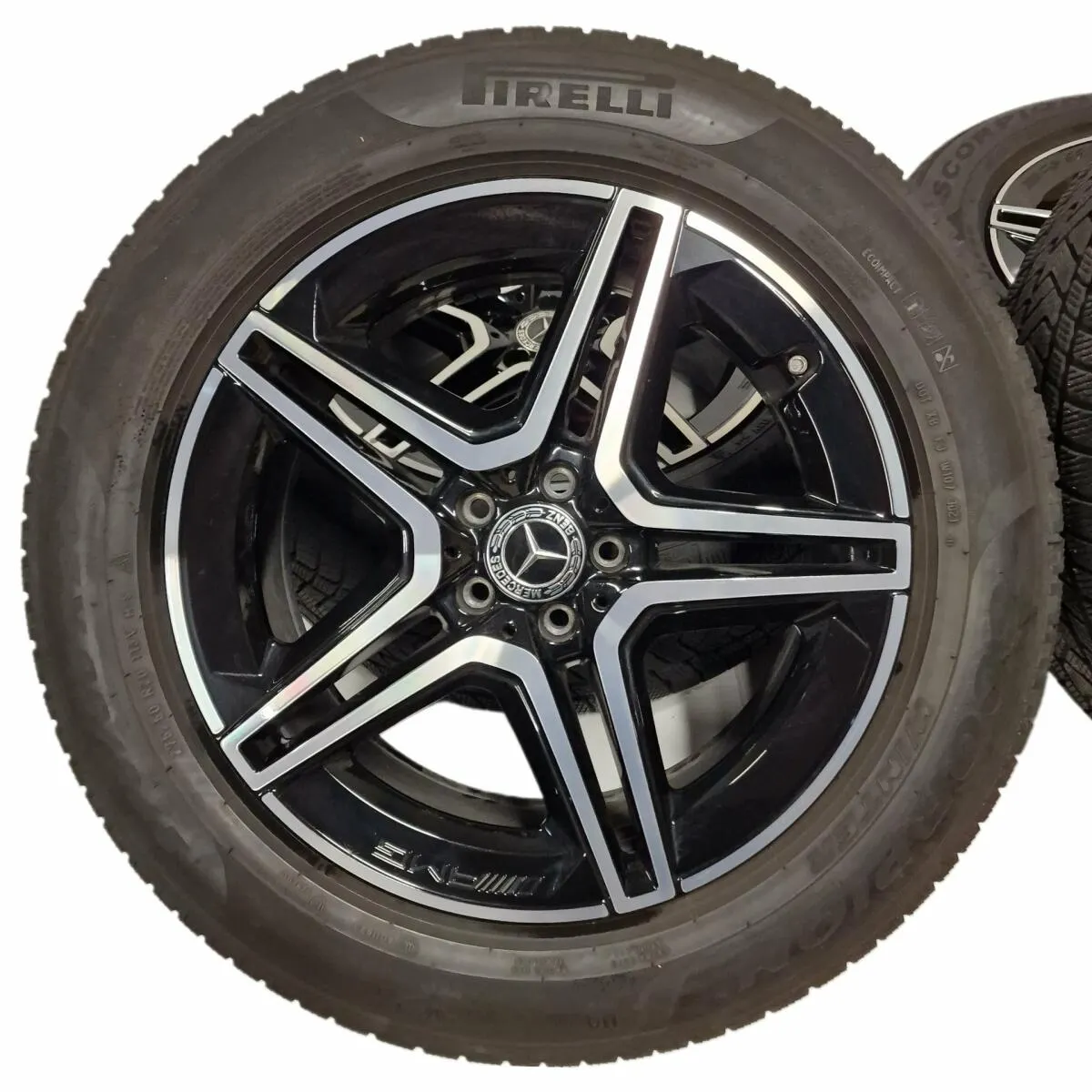 Mercedes GLE V167 AMG Winterräder 20 Zoll Pirelli schwarz