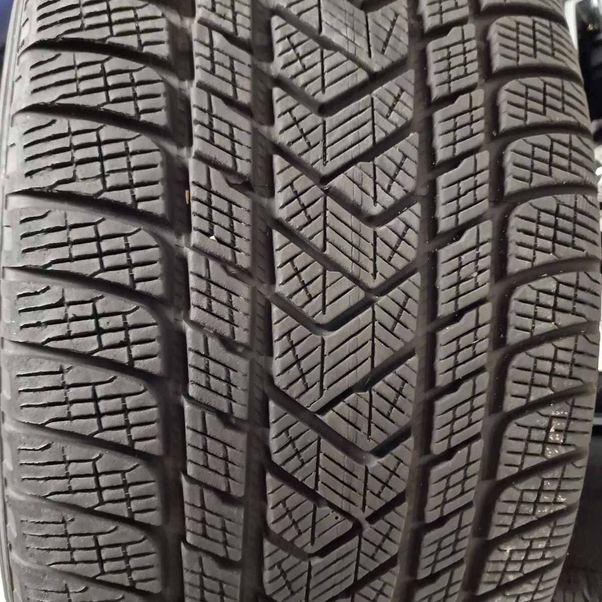 Mercedes GLE V167 AMG Winterräder 20 Zoll Pirelli schwarz