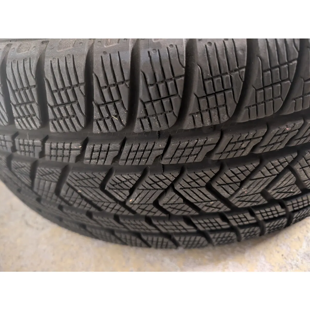 Mercedes GLE V167 AMG Winterräder 20 Zoll Pirelli grau