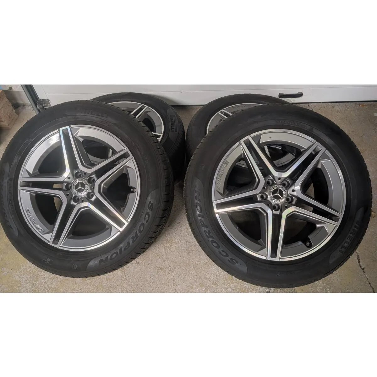 Mercedes GLE V167 AMG Winterräder 20 Zoll Pirelli grau