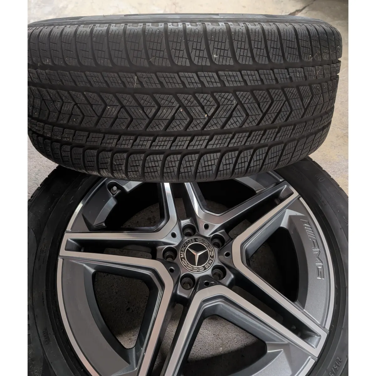 Mercedes GLE V167 AMG Winterräder 20 Zoll Pirelli grau