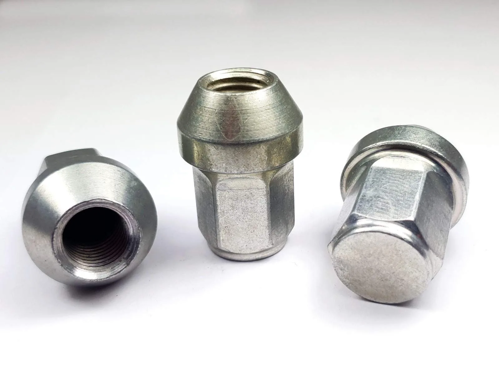 Radmuttern M12x1,5 33 SW17 Kegelbund 60° silber