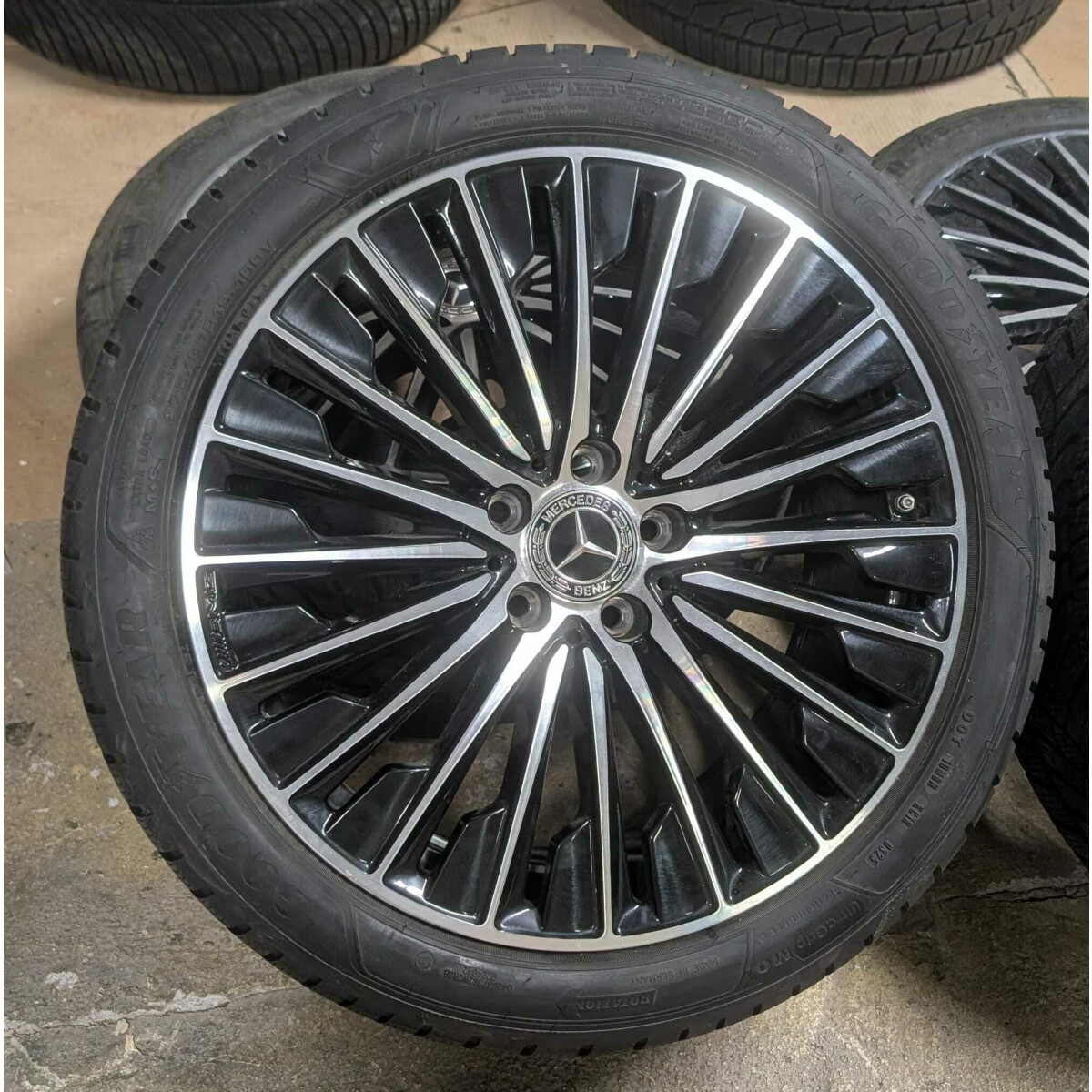 Mercedes CLE AMG Winterräder 19 Zoll Goodyear C236 Original