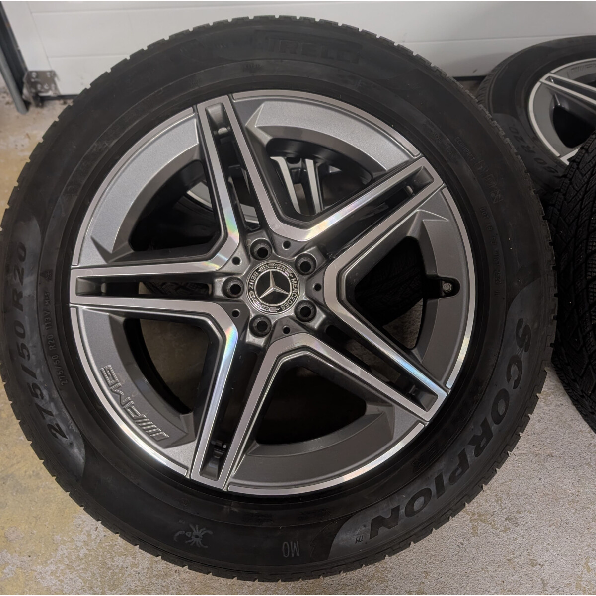 Mercedes GLE V167 AMG Winterräder 20 Zoll Pirelli schwarz