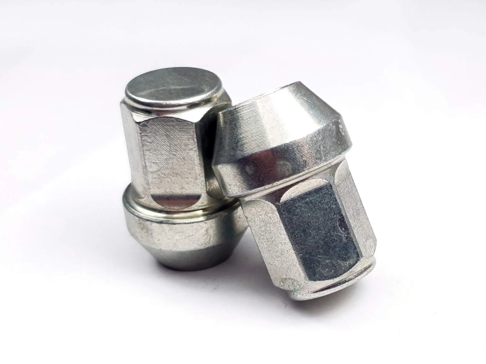 Radmuttern M12x1,5 33 SW17 Kegelbund 60° silber