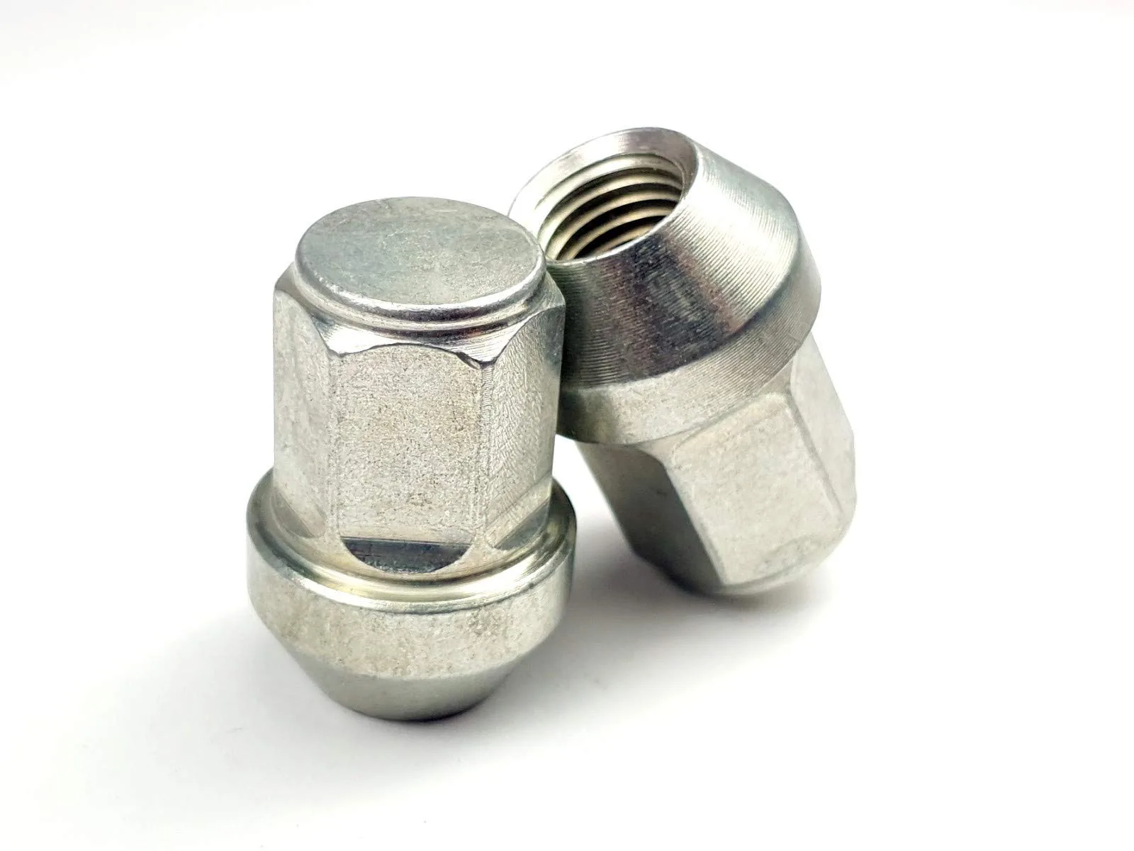 Radmuttern M12x1,5 33 SW17 Kegelbund 60° silber