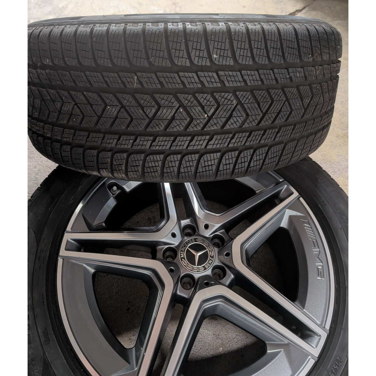 Mercedes GLE V167 AMG Winterräder 20 Zoll Pirelli schwarz