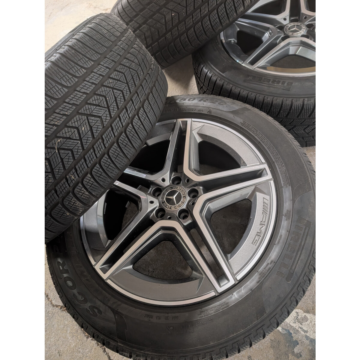 Mercedes GLE V167 AMG Winterräder 20 Zoll Pirelli schwarz